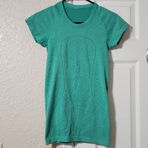 Lululemon short sleeve tee
